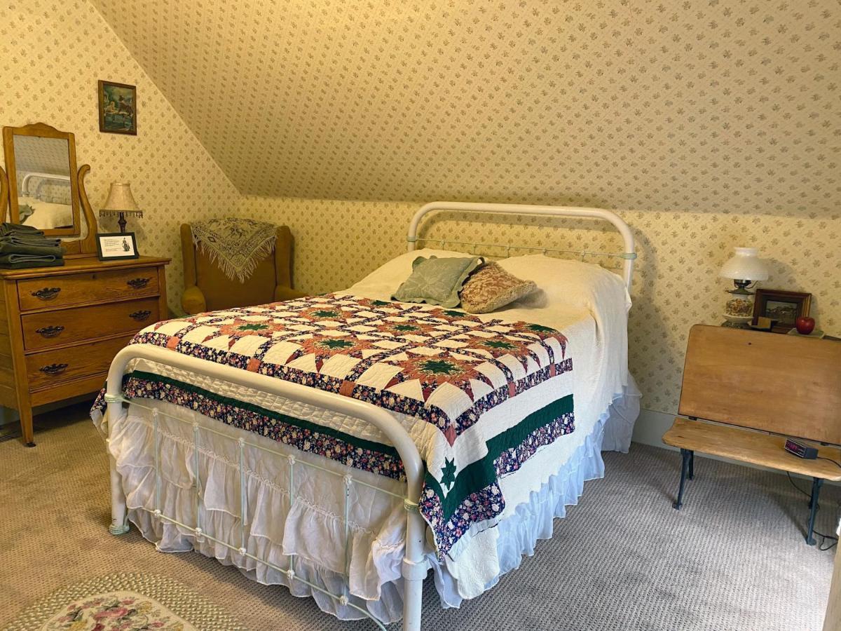 Pansy'S Parlor Bed & Breakfast Golden Extérieur photo