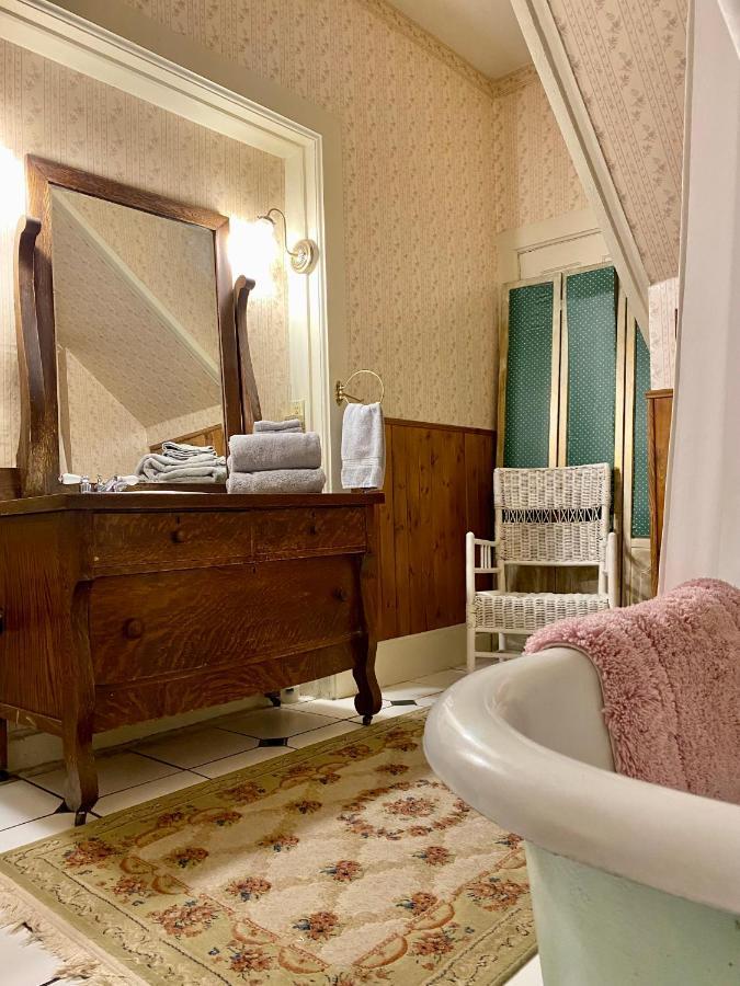 Pansy'S Parlor Bed & Breakfast Golden Extérieur photo