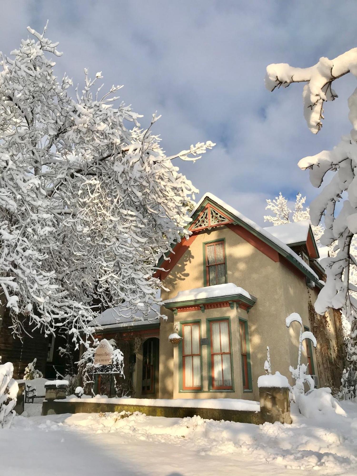 Pansy'S Parlor Bed & Breakfast Golden Extérieur photo